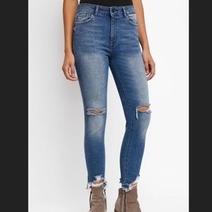 DL1961 Farrow Ankle with Destroyed Hem